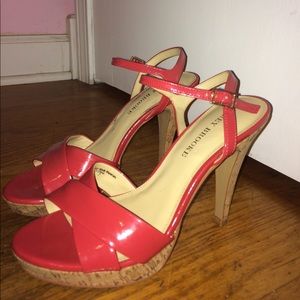Cute retro looking heels!